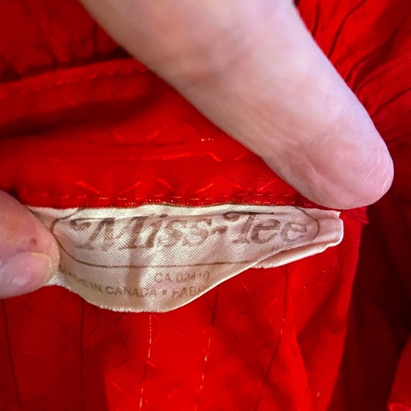 Vintage Ruffle Blouse by Miss Tee β Made in Canada π¨π¦ (Size M/L, Red) - Picture 3 of 7